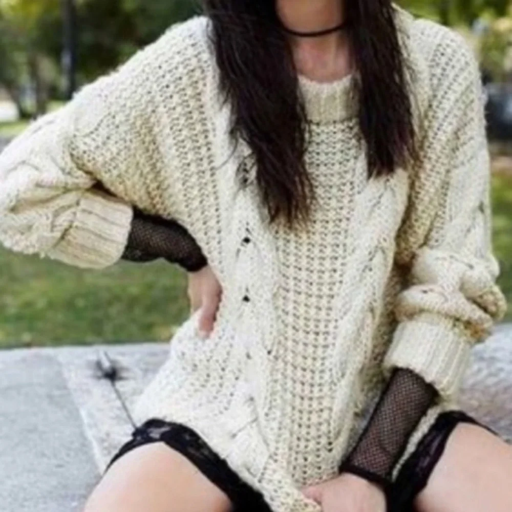 UNIF Chunky Oversize Cable Knit Sweater — XS - Picture 7 of 11